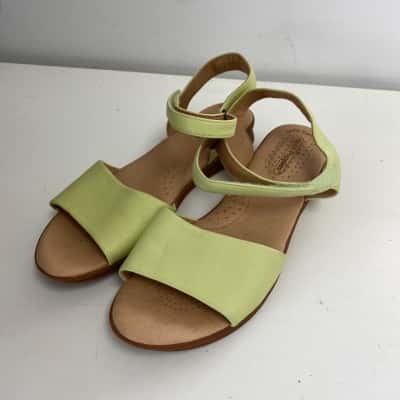 Hush Puppies Nigella Green Leather Sandals Shoes  Size 10 
