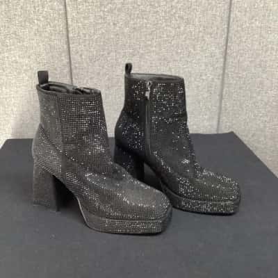  Women’s black diamontie  boots,  Size 38 Black  
