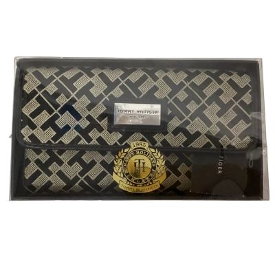 NEW - Tommy Hilfiger Womens Wallet Black  / Cream 