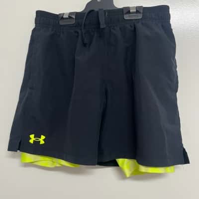 Under Armour Kid's Size 14 Shorts 