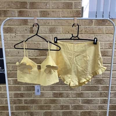 Beginning Boutique Womens  petal yellow set Size L / M 