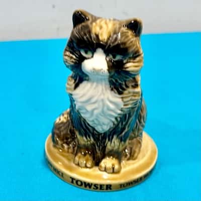 Rare Wade Cat Towser World Mousing Champion at Glenturret Distellery Figurine
