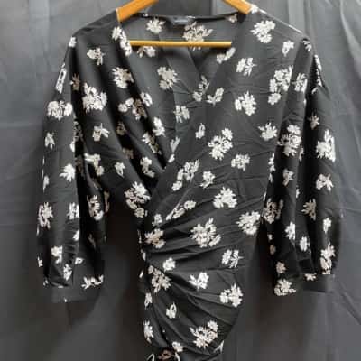 Decjuba Womens Size 12 3/4 Sleeve Wrap Top