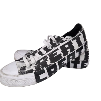 Converse Unisex  Size 6 Sneakers Black  / White 