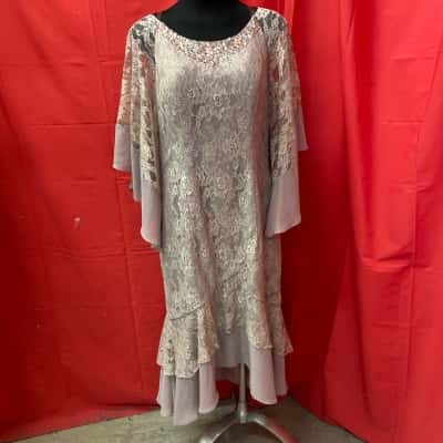 JJ's House Womens  Size 16 Oyster Pink lace and Chiffon Dress