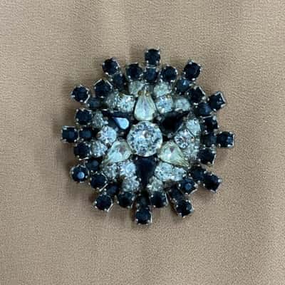  Womens Vintage Black and Diamanté Brooch