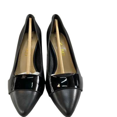 Florsheim Womens Court Shoe Size 35 in Black  