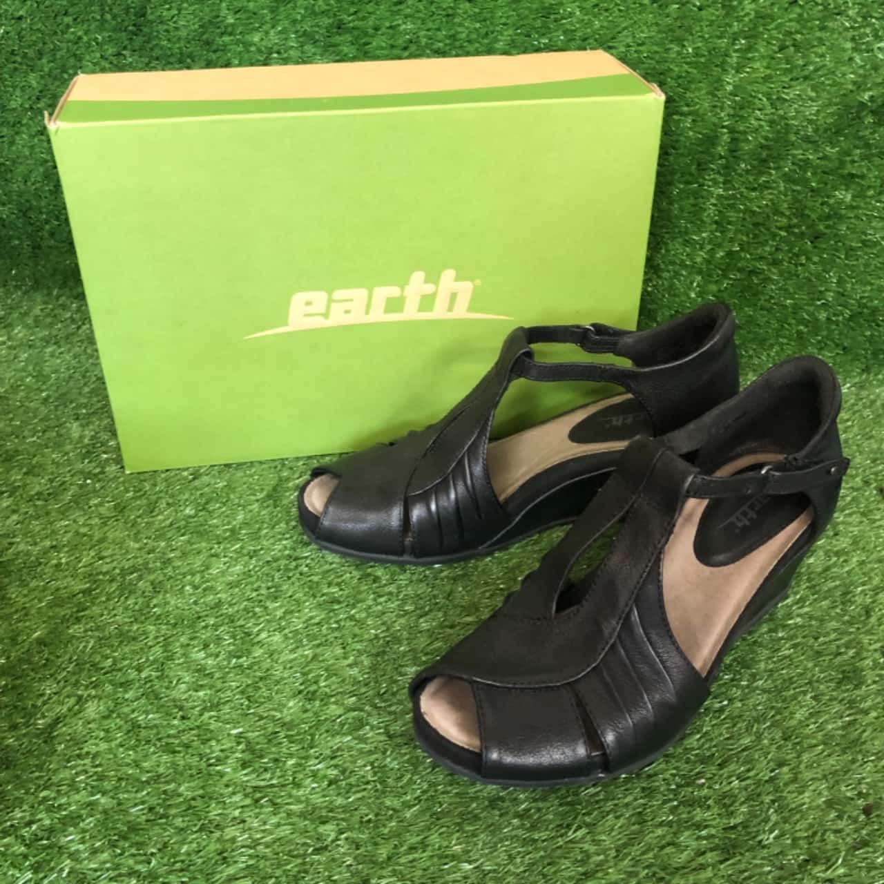 earth wedge heels