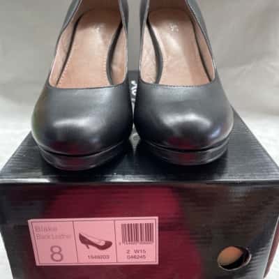 Airflex Womens  Size 8 Heels Black  