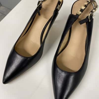 Guess Womens  Size 39 Black  / Gold 