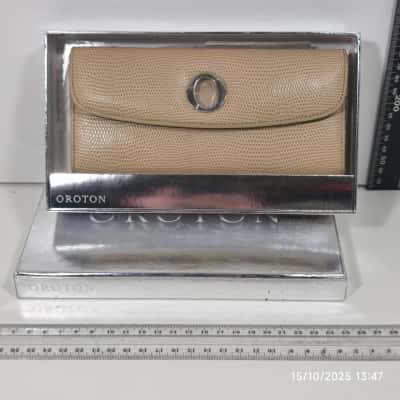 Oroton Womens Beige Purse As New Clutch Ivory Slim 