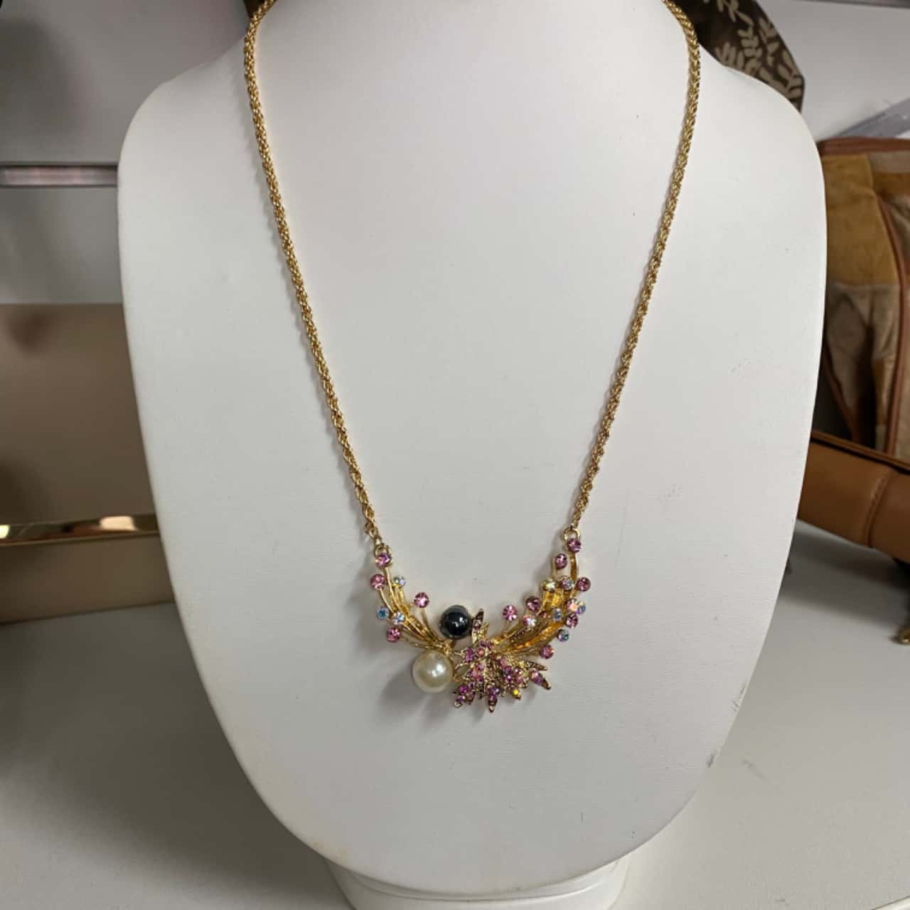 Womens Necklace Gold Plated flower w/coloured stones 26cm(s)