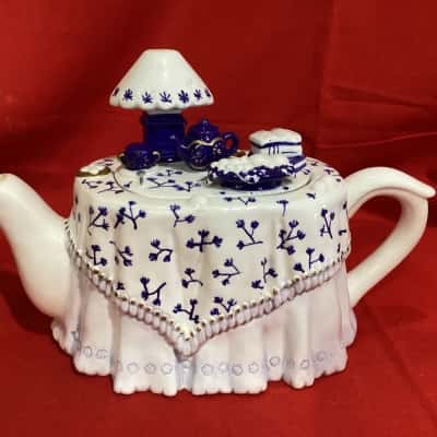 The Village Collectables “Manor House” Teapot