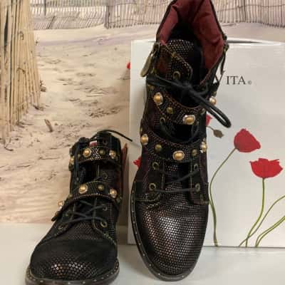  BNWT Laura Vita Boots  Size 41 