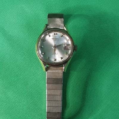 Vintage women's Seiko automatic watch with date setting