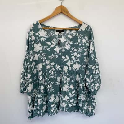 Caroline Morgan Green Floral Short Sleeve Viscose Top  Size 12 