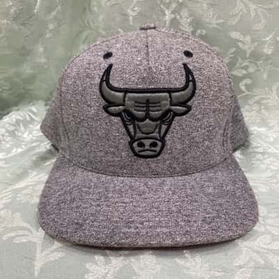 Mitchell & Ness Mens  Size M Cap Grey 