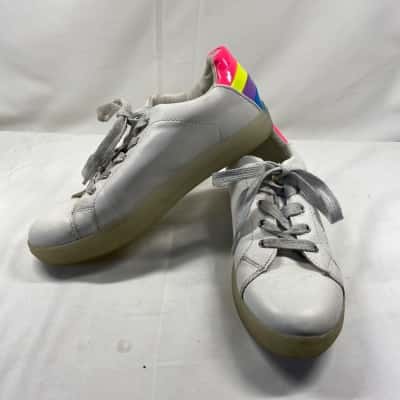 Steve Madden Womens  Size 37 Sneakers White 
