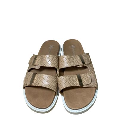  Womens  Size 9 Bay Lane Sandals 