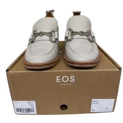 Eos Womens  Size 40 Kelly Loafers Ivory