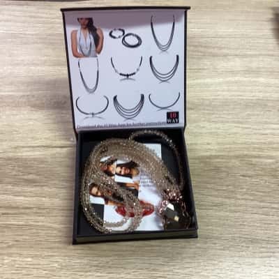 Women’s beaded necklace 