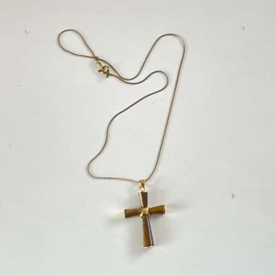 9ct Yellow Gold Cross Pendant Necklace