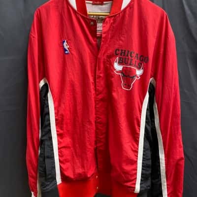 Chicago Bulls Jacket Mens  Size 44 