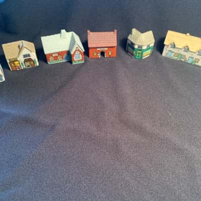 Wade "Whimsey-on-Why" - 6 hand painted porcelain miniature buildings