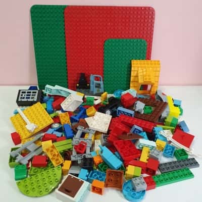 2.3kg Bag Of Lego DUPLO + 3 Base Plates