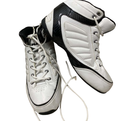 Fila Mens  Size 6 Black / White ankle boot.