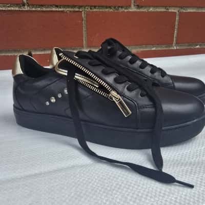 Taking Shape Womens  Size 41 Sneakers Black  
