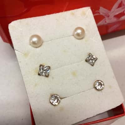 Stud Earrings in a Proud’s Box