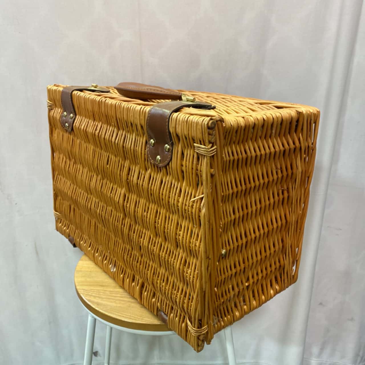 *Clearance SALE* Somerset 4 Person Picnic Set with Basket [PICK UP ONLY]