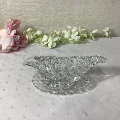Decorative Diamond Pattern Glass Gravy Boat with Saucer