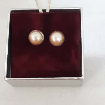 Silver 925 Stud Earrings With Pearl Like Stones