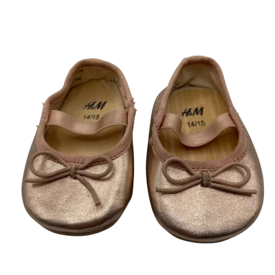 Super Cute H&M Kids  Size 14 / 15 Shoes  Gold NWOT.   (KS)