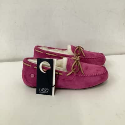 NEW - UGG Moccasin Pink Size EU 37