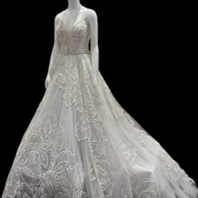  Womens  Size 8 Bridal Dress White/cream wedding dress