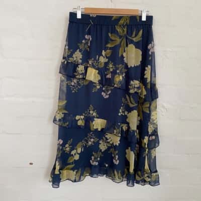 Vero Moda Womens  Size M Midi Skirt / Ruffled Hemline Skirt / Tiered Skirt Floral / Green / Navy Blue 