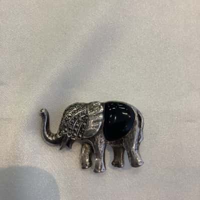 COSTUME - Elephant Brooch - Silvertone #10