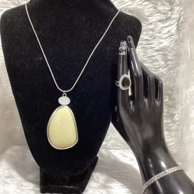  Womens Bracelet / Necklace / Ring Black  / Other / Silver / White 