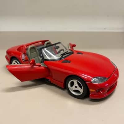 Burago Dodge Viper R7/10 Diecast Model Car