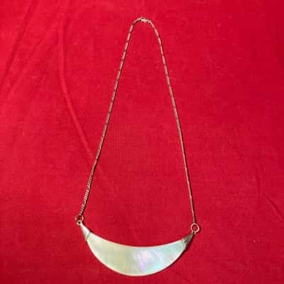 Women's Necklace 925 Silver Capped Crescent Shape Mother of Pearl Collar Necklace