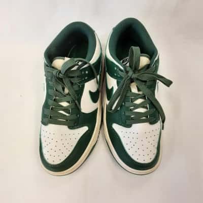 Nike Womens Dunk Low "Varity Green" Size 40 Sneakers Green / White 
