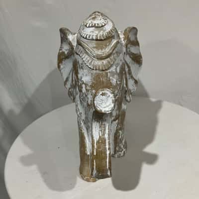 Elephant figurine 