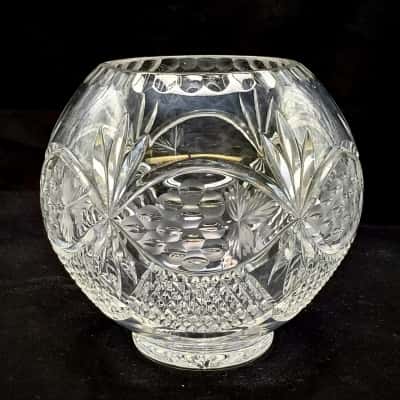 Cut Crystal Rose Bowl With Edge Patterning & Diamond Cut Pattern 2.779kg Weight x 19cm Height x 20cm Diameter  (cab))