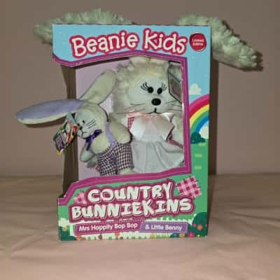 Beanie Kids Mrs Hoppity Bop Bop and Little Benny The Easter Bunny Rabbit
