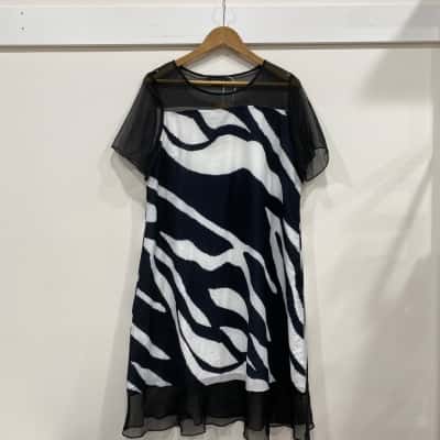 Tendency Womens  Size L Short Sleeve Dress  Black  / White 