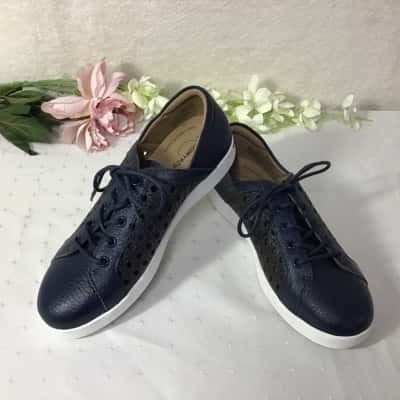 Homyped Womens Size 8 Navy Blue Leather Cut-out Pattern Lace up Shoes