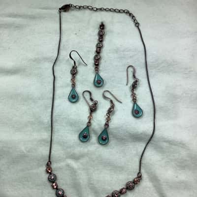  Womens Beaded Necklace / Earrings enamel